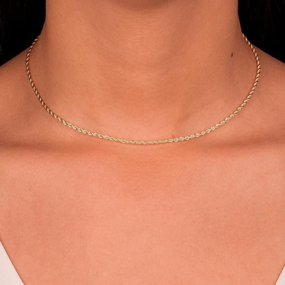 Collar delgado trenzado