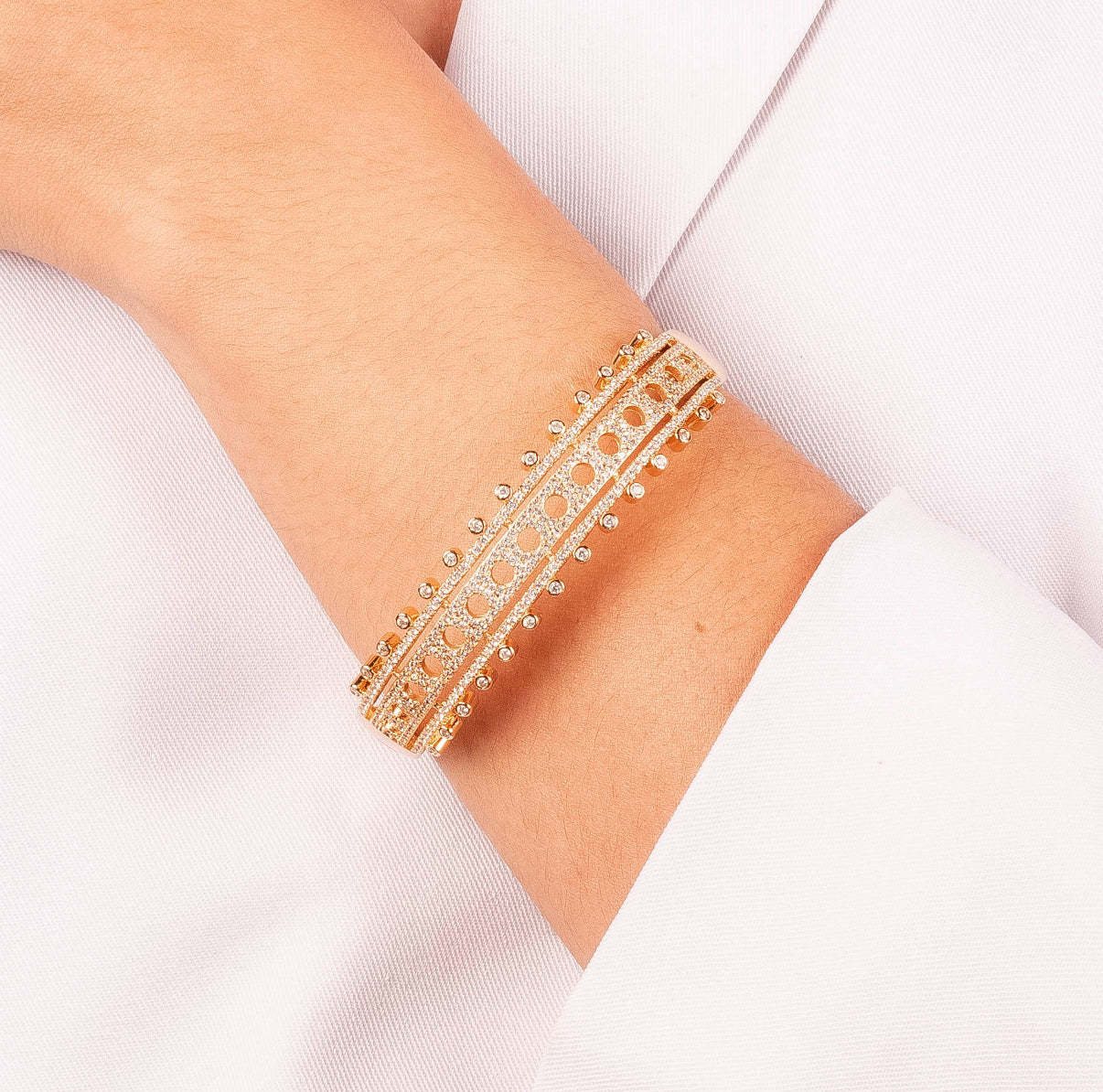 Brazalete vazado zirconia