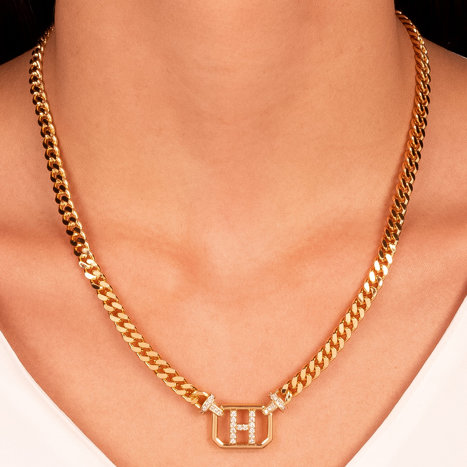 Collar eslabones grumet letra H