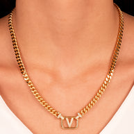 Collar eslabones grumet letra V